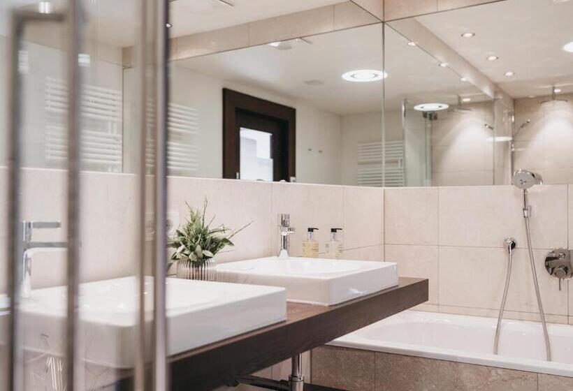 בית מלון כפרי The Crystal Vaya Unique