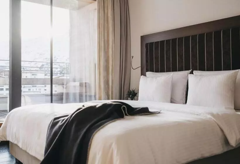 ホテル The Crystal Vaya Unique