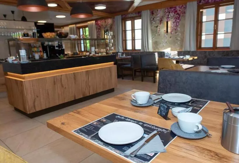 هتل Weinberghof & Weingut Lagler