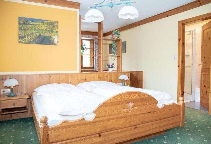 בית מלון כפרי Weinberghof & Weingut Lagler