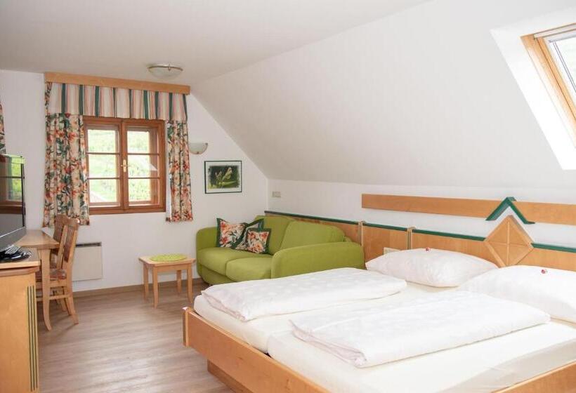 בית מלון כפרי Weinberghof & Weingut Lagler