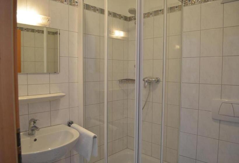 بنسيون Gasthof Alte Tanne