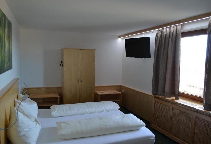 بنسيون Gasthof Alte Tanne