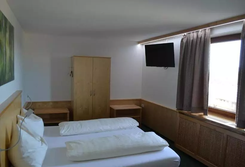 Majatalo Gasthof Alte Tanne