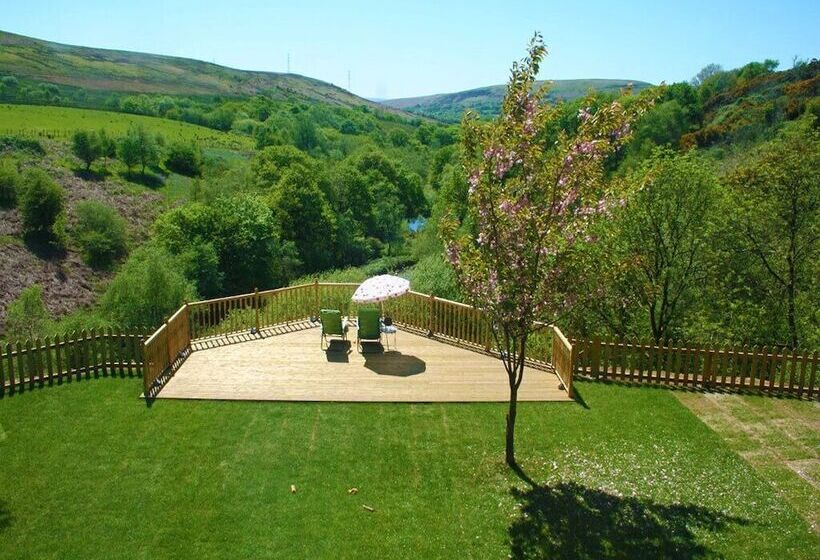 Barn Cottage   Farm Park Stay With Hot Tub, Bbq & Fire Pit