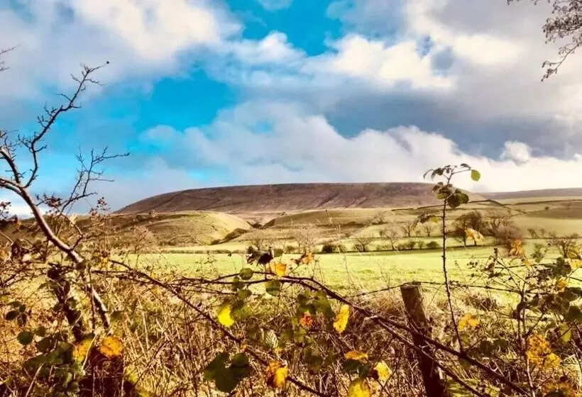 Bashall Barn, Eaves Hall, Outbarn All Close By