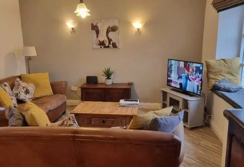 Bashall Barn, Eaves Hall, Outbarn All Close By