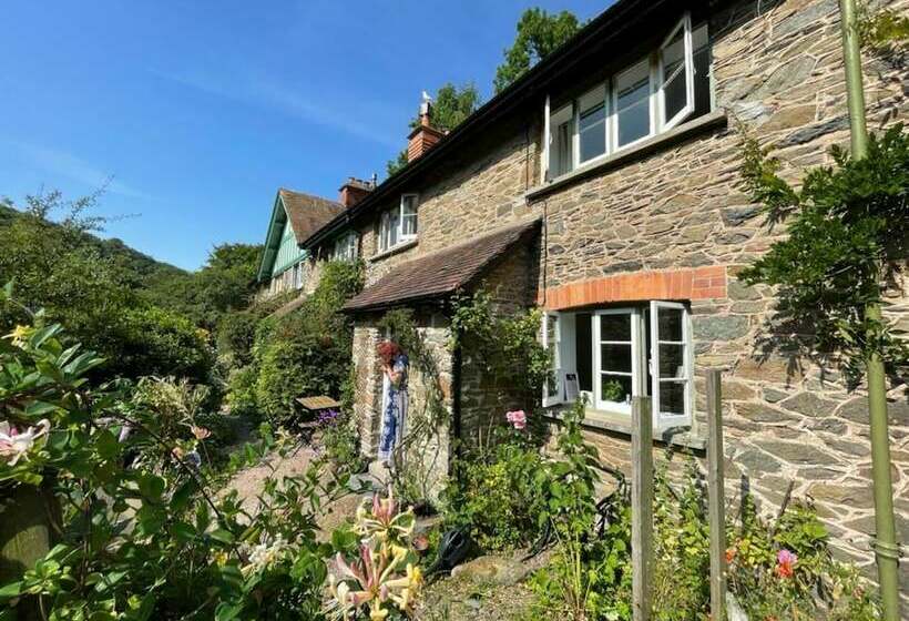 Cosy Cottage In Lynbridge, Near Lynton, Uk
