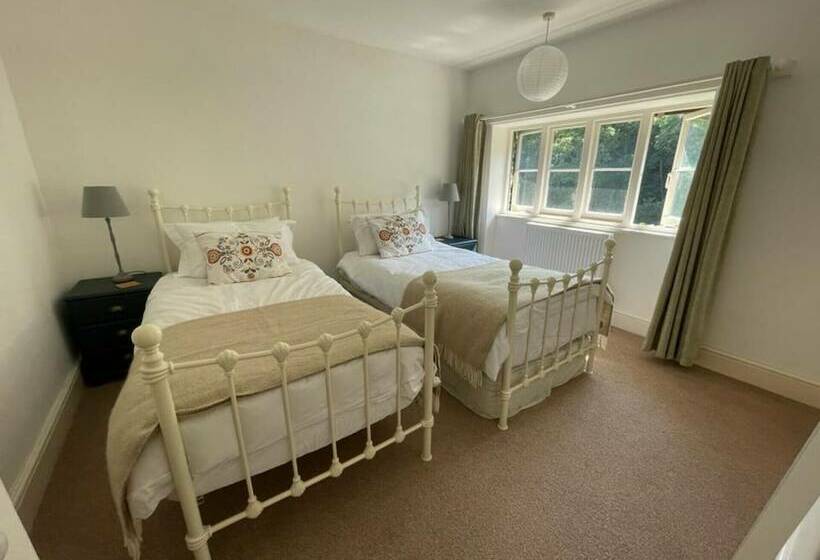 Cosy Cottage In Lynbridge, Near Lynton, Uk