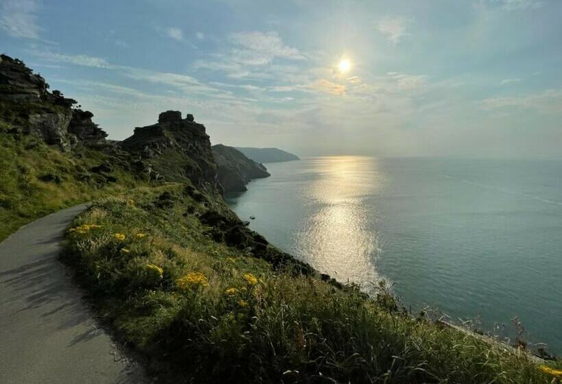 Cosy Cottage In Lynbridge, Near Lynton, Uk
