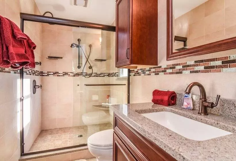 Creekside Cottage Star 5 Vacations