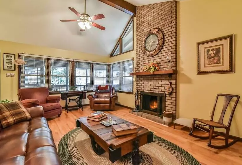 Creekside Cottage Star 5 Vacations