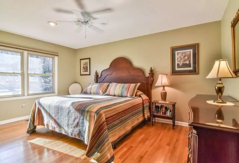 Creekside Cottage Star 5 Vacations