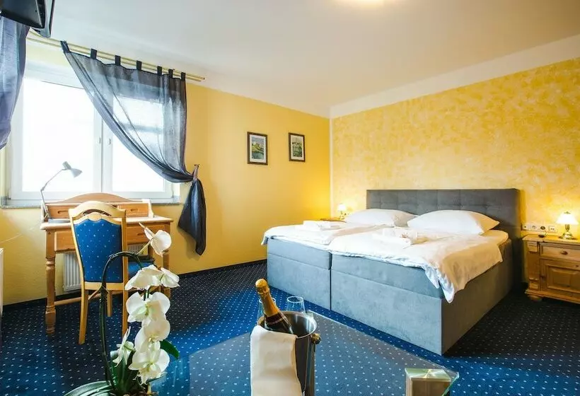 Hotelli Zur Altstadt