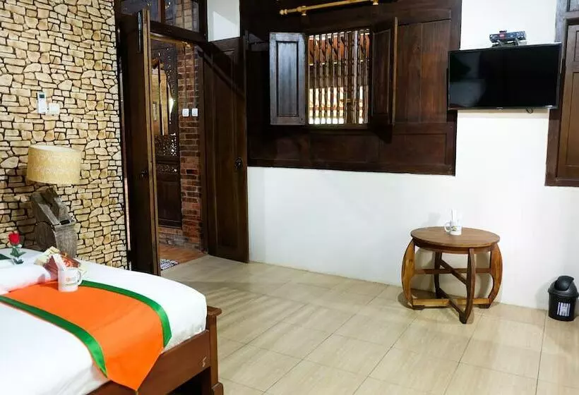 ペンション Villa Bandungan By Simply Homy