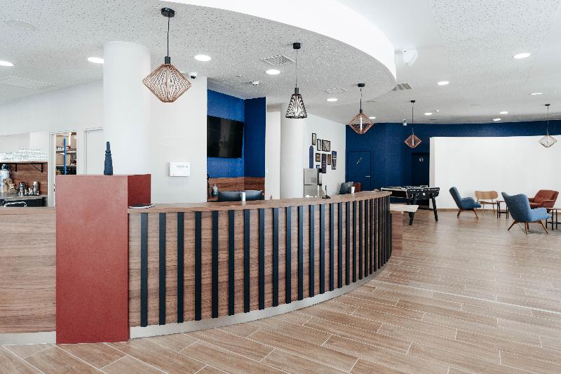 هتل Appart City Collection Saint Germain En Laye