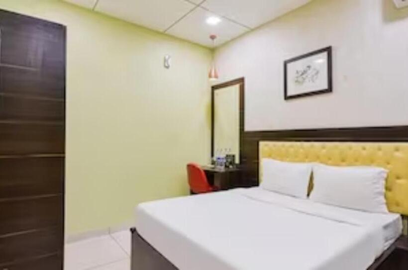 فندق Goroomgo Royal Crown Puri