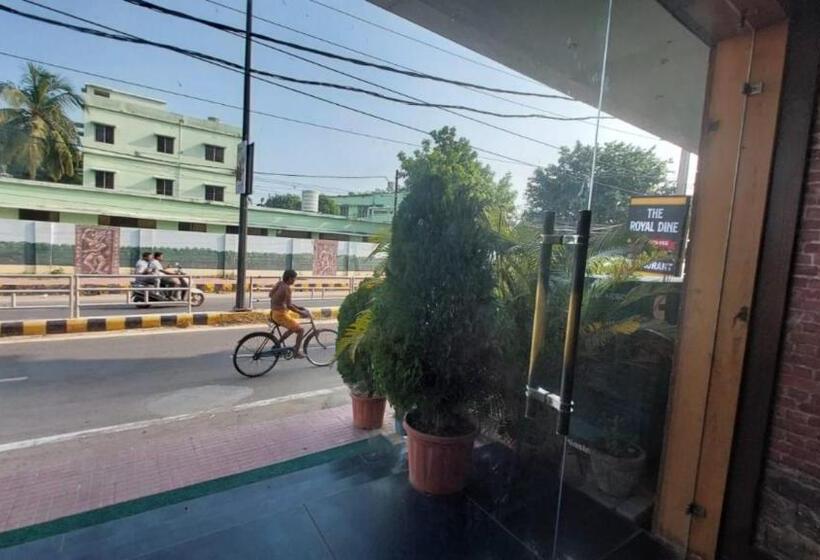 فندق Goroomgo Royal Crown Puri