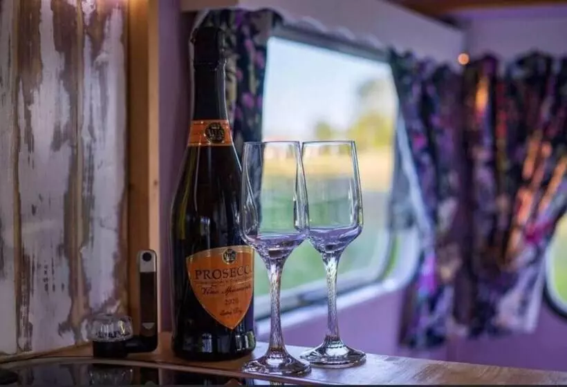 Private Glamping In A Vintage Caravan & Bell Tent