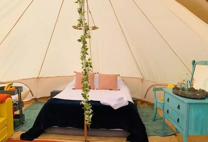 Private Glamping In A Vintage Caravan & Bell Tent