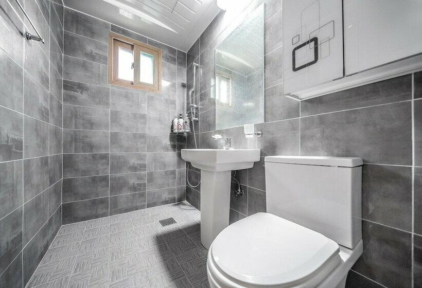 Yeosu Junghyun Pension