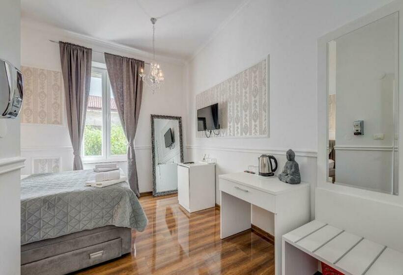 Пансион Heritage Rose Split