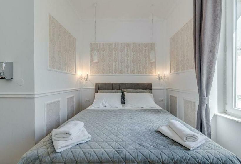 Пансион Heritage Rose Split