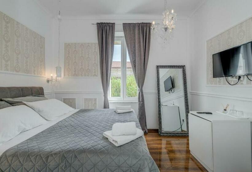 Пансион Heritage Rose Split