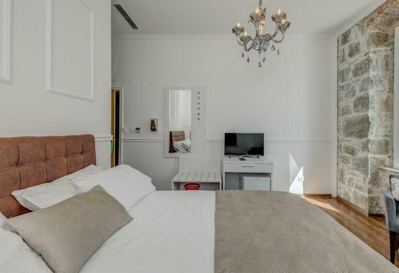 Пансион Heritage Rose Split