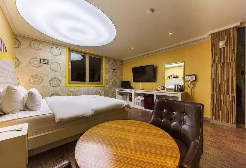 Top Motel