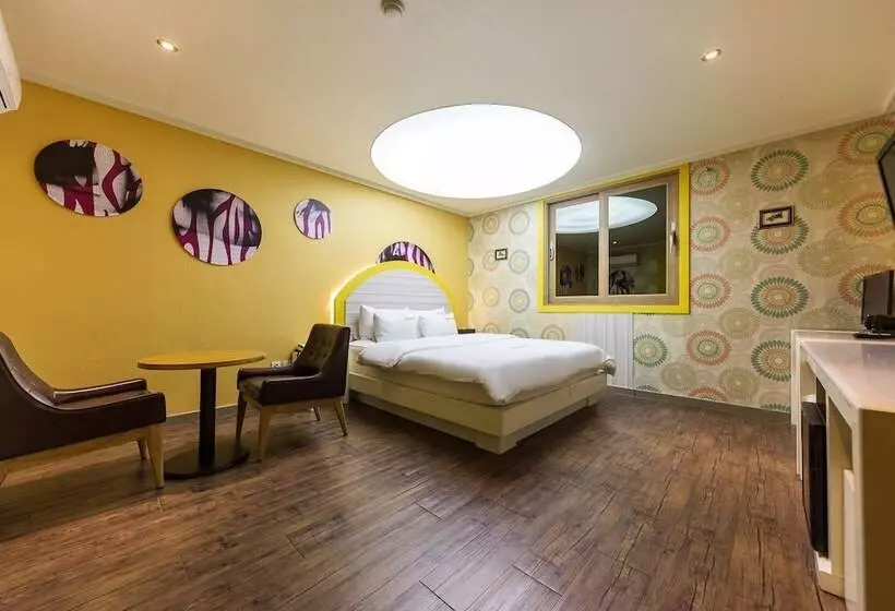 Top Motel