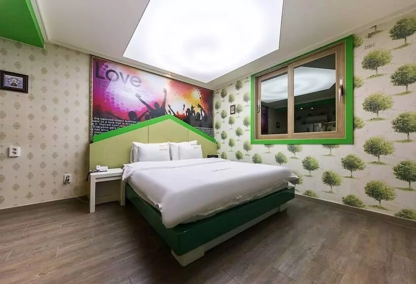 Top Motel