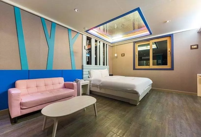 Top Motel