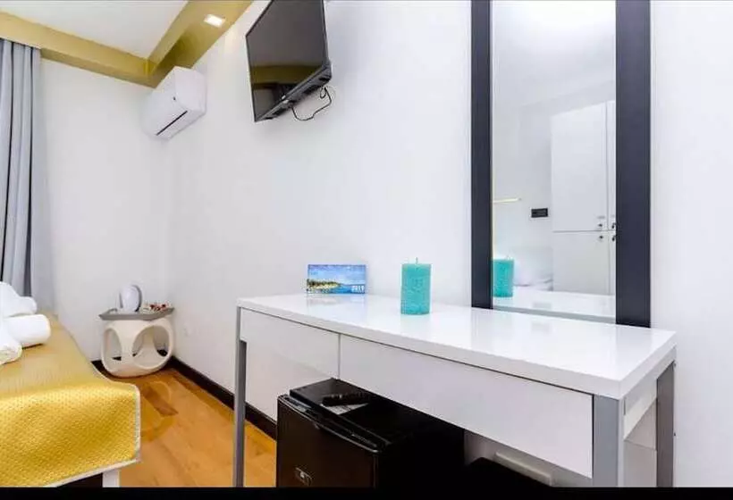 Majatalo Room In Guest Room   All Saints Suites B&b Kastela   Double Room