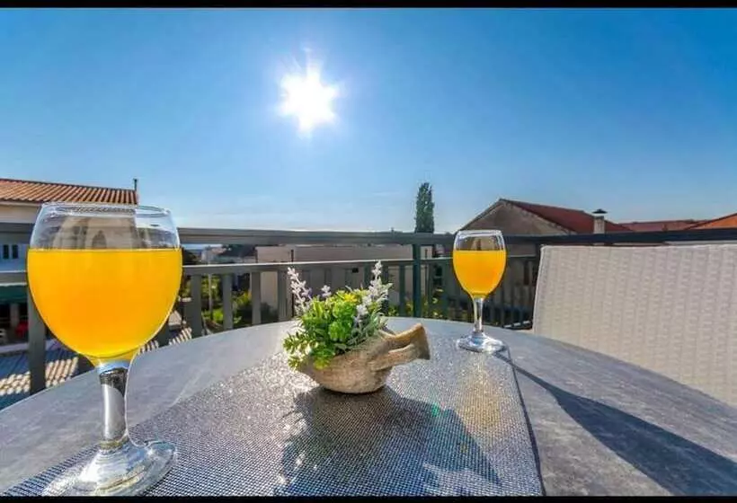 Majatalo Room In Guest Room   All Saints Suites B&b Kastela   Double Room