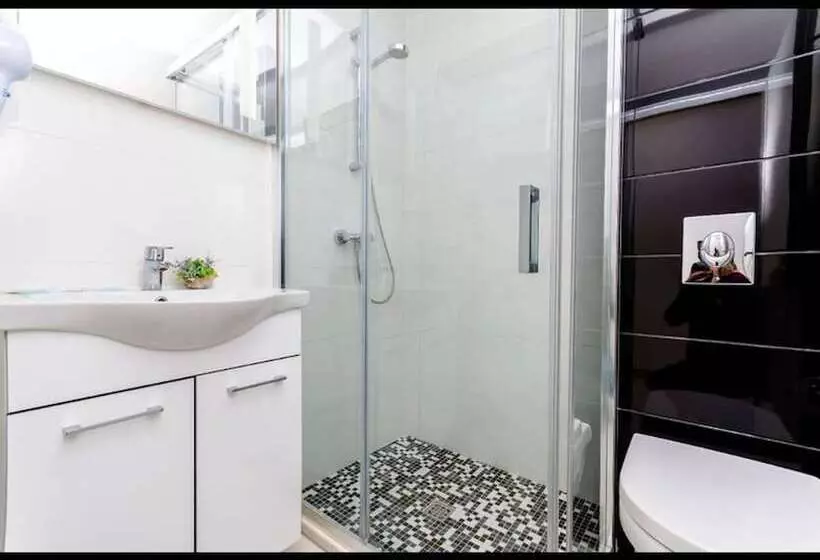 Majatalo Room In Guest Room   All Saints Suites B&b Kastela   Double Room