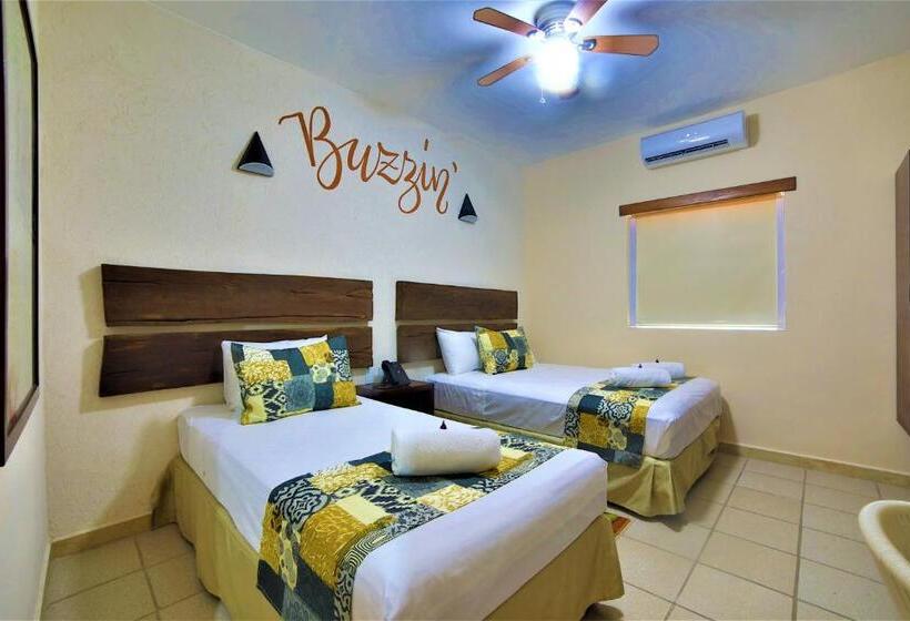 ホテル 12 Bees By Kavia