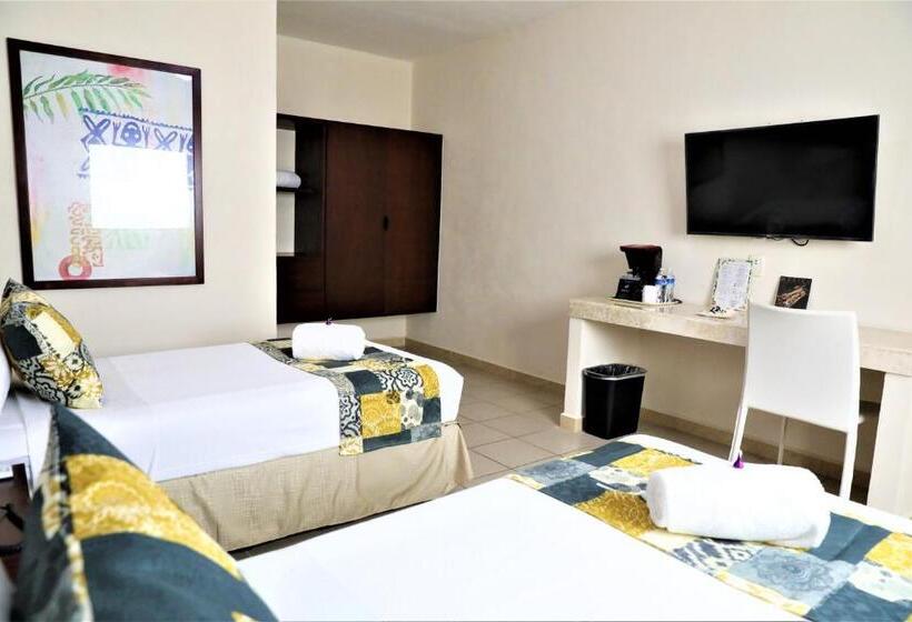 ホテル 12 Bees By Kavia