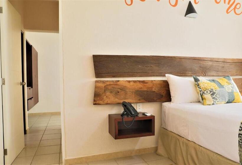 ホテル 12 Bees By Kavia