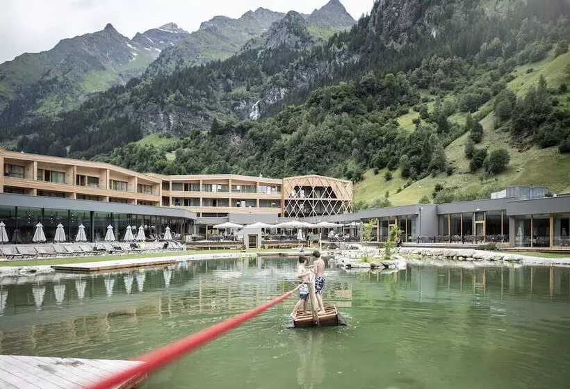 ホテル Feuerstein Nature Family Resort