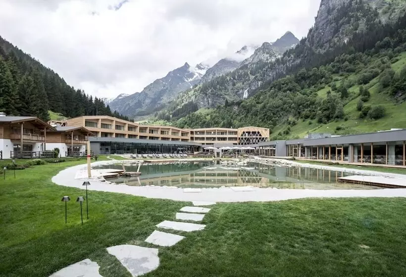 ホテル Feuerstein Nature Family Resort
