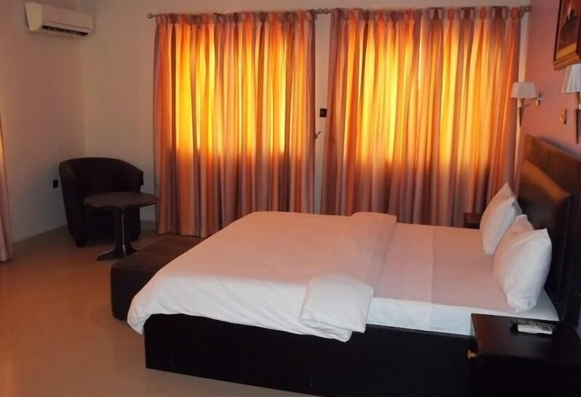 هتل Signature Grand