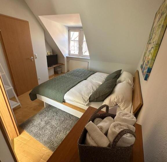 Отель Vinopresso Gmbh   Café Römer