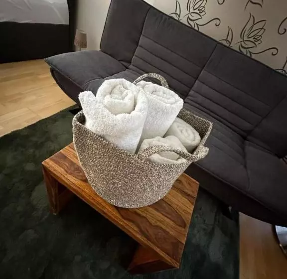 Hotelli Vinopresso Gmbh   Café Römer