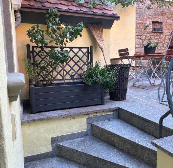 Отель Vinopresso Gmbh   Café Römer