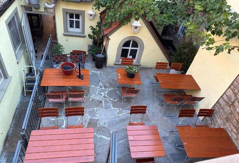 Отель Vinopresso Gmbh   Café Römer