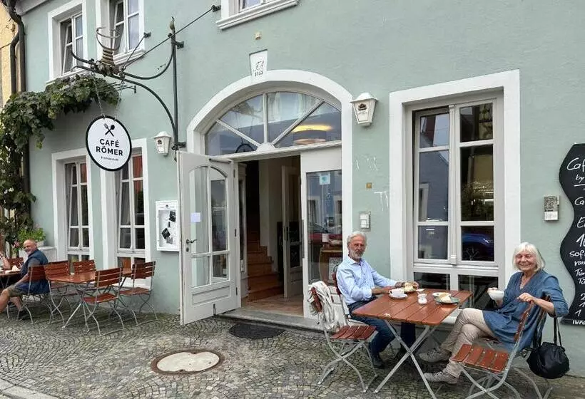 Hotelli Vinopresso Gmbh   Café Römer