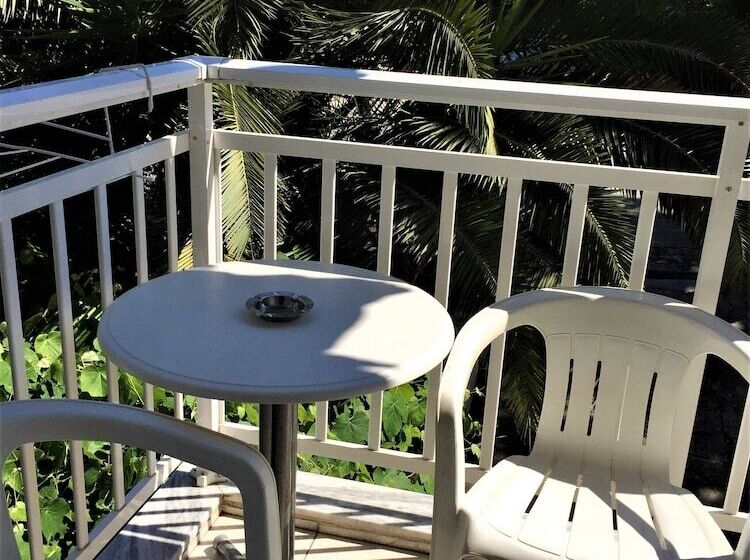 پانسیون Our Newly Renovated Apartment In Limenaria, Only Five Minutes Away From Center