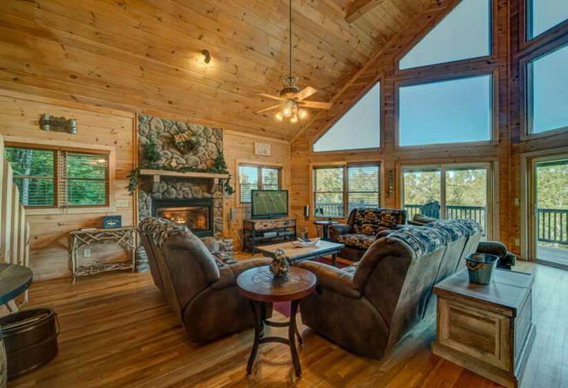 Pinecone Peak By Escape To Blue Ridge