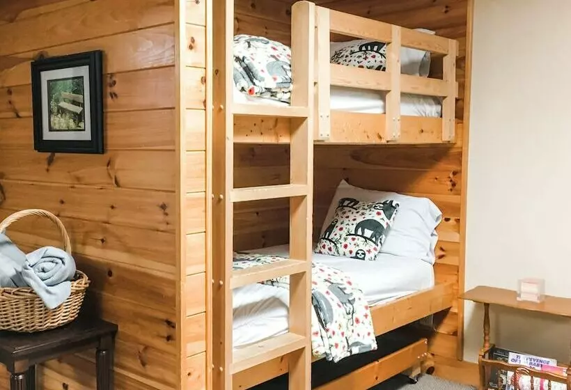 Second Breakfast  Spacious Wooden Cabin, Hot Tub, Close To Walking Trails, Fireplace By Redawning